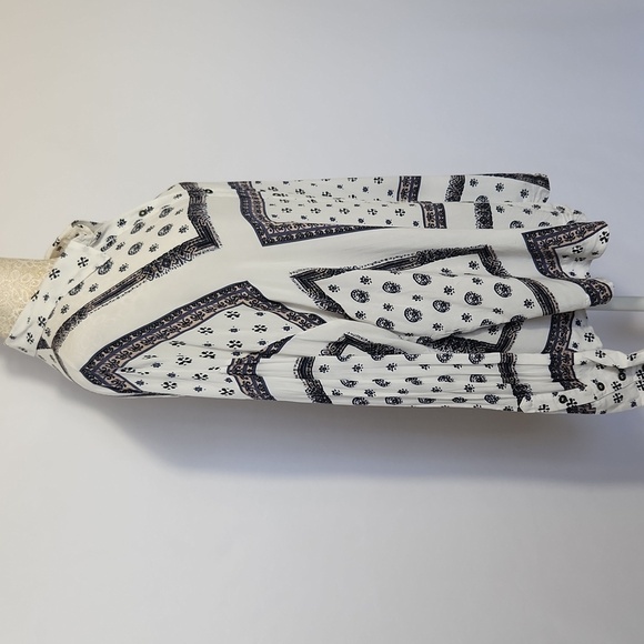 Free People Size S/P Little Secrets Bandana Scarf Print Button Down Top Boho - Picture 7 of 16